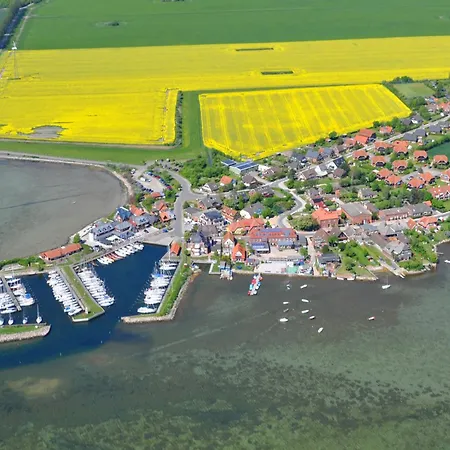 Ort Lemkenhafen Ostseeperle * Fehmarn